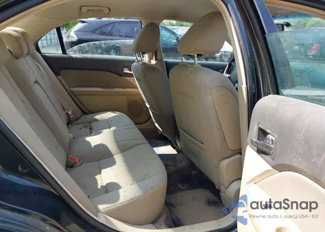 2010 Ford Fusion Se z USA, uszkodzony, nr VIN 3FAHP0HA5AR218602